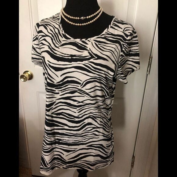 Fun zebra stripes shirt by Madison in large - Picture 1 of 3